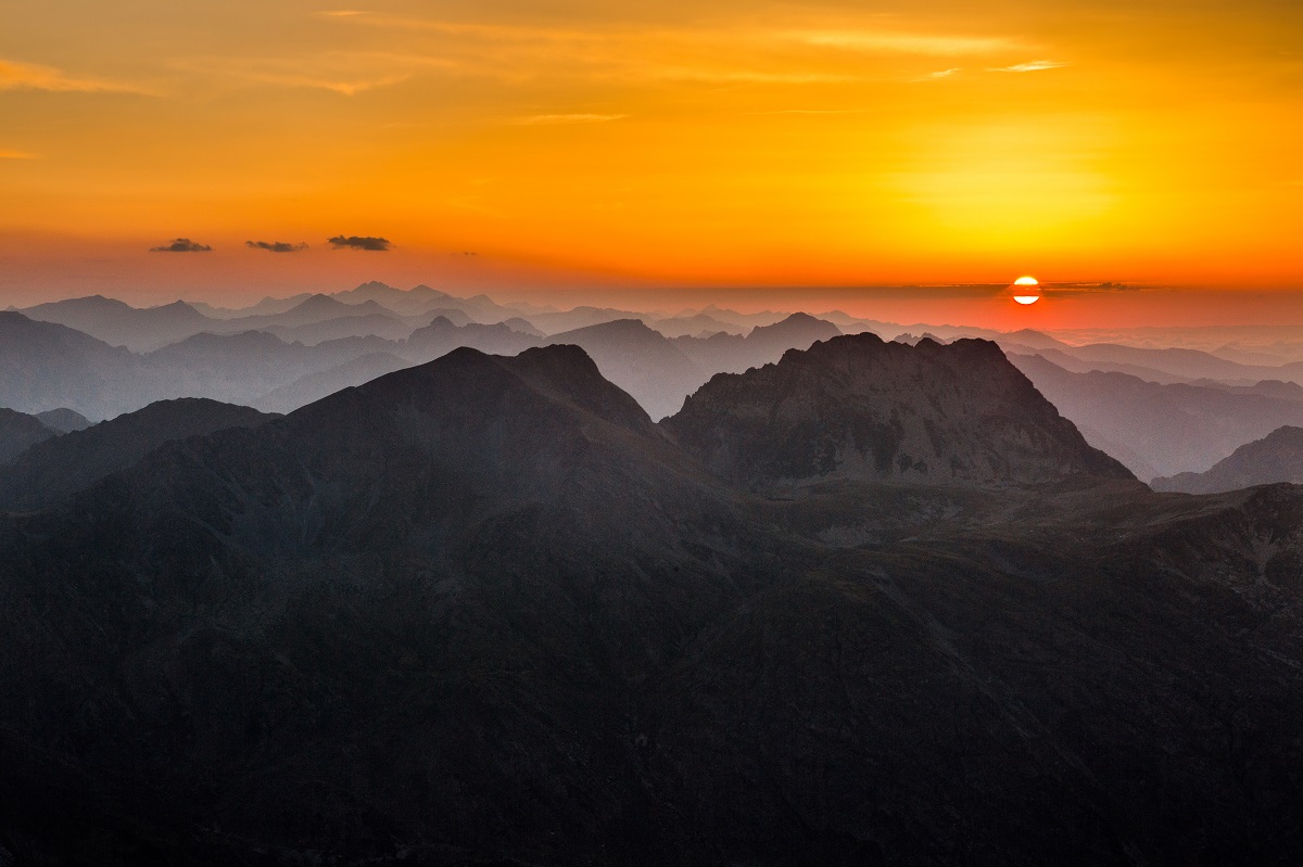 À l’est des Pyrénées - Jean-Christophe Milhet