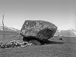 Ici commence le chemin des montagnes © Marie Bruneau et Bertrand Genier